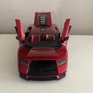 Maisto Special Edition Lamborghini Countach LPI 800-4 Diecast Model Car 1/18 Red